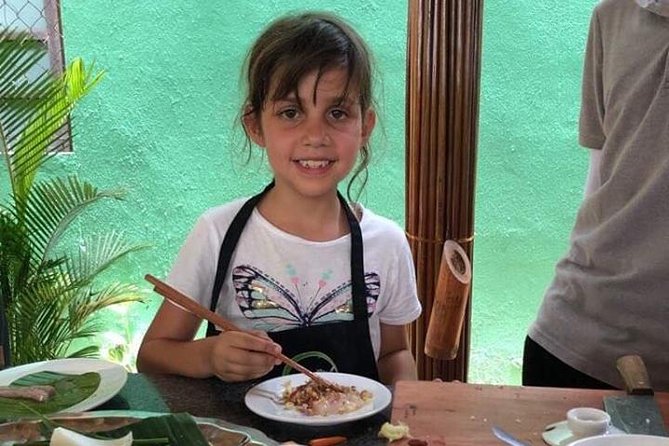 Hoi An Cooking Class and Basket boat tour - Guides, group size, and the feel of the day