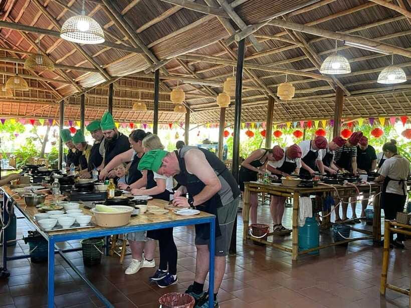 Hoi An: Cooking Class, Crab Fishing-Basket Boat, Market Tour - How much food and teaching should you expect?