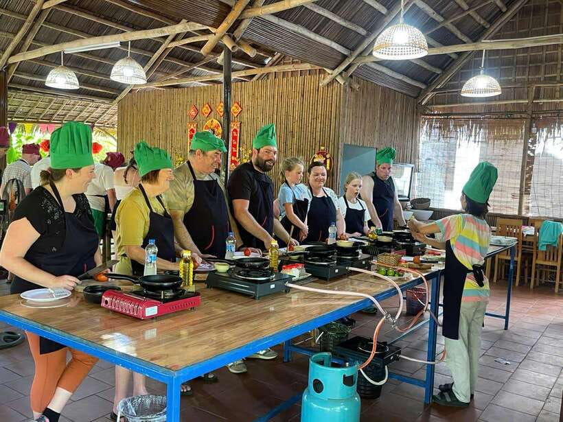 Hoi An: Cooking Class, Crab Fishing-Basket Boat, Market Tour - Starting at a real local market