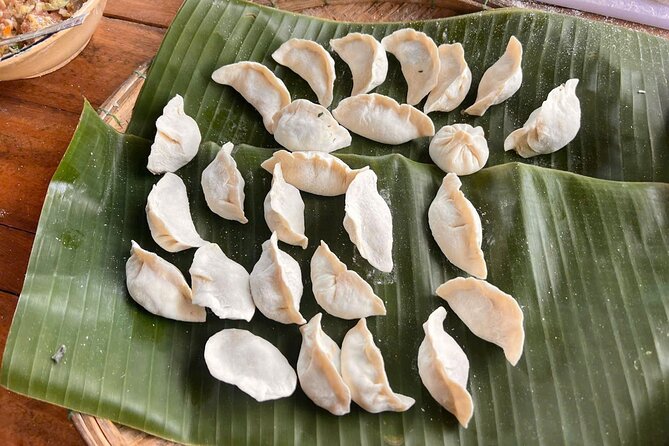 Hoi An Cooking Class - Traditional Chinese Dumpling - Steaming and frying the finished dumplings