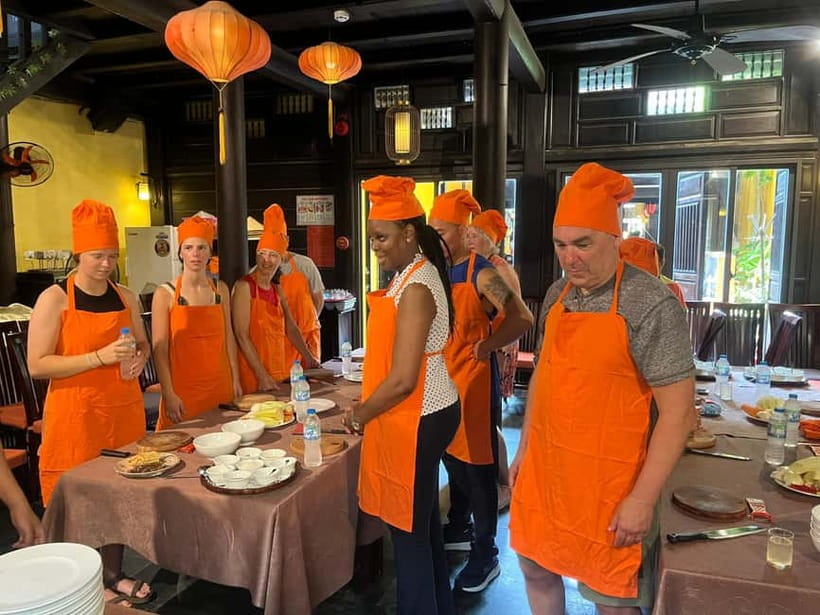 Hoi An: Cooking Class with Exploring Hoi An Market - Hoi An Market in 45 minutes