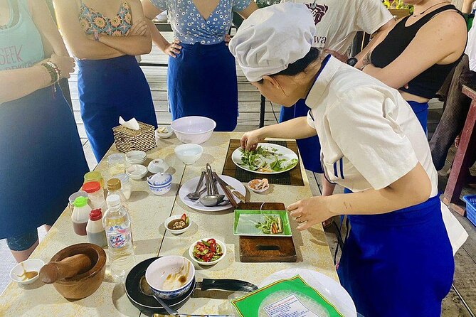 Hoi An Cooking Class with Local Chef - Choosing a day or night session