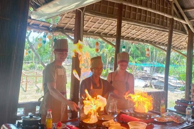Hoi An Cooking Class with Market Visit - Paddling a traditional Vietnamese basket boat