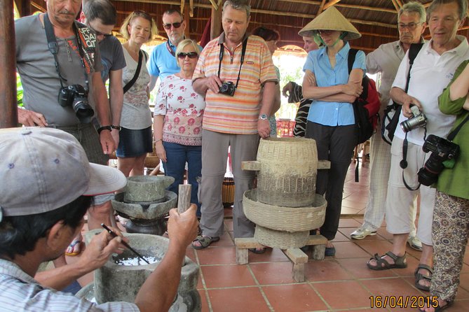 Hoi An countryside biking - Basket Boat - Vegetable village - Local home Cooking - Who will enjoy this morning most