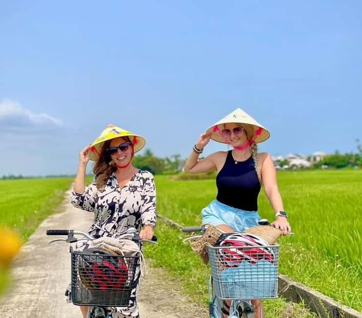 Hoi An: Countryside Biking Sighseeing & Basket Boat Ride - Rice paddies, shrimp farms, and farm animals