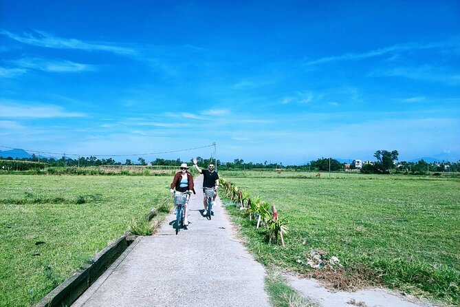 Hoi An Eco-Biking Tour - Pedaling out from Hoi An