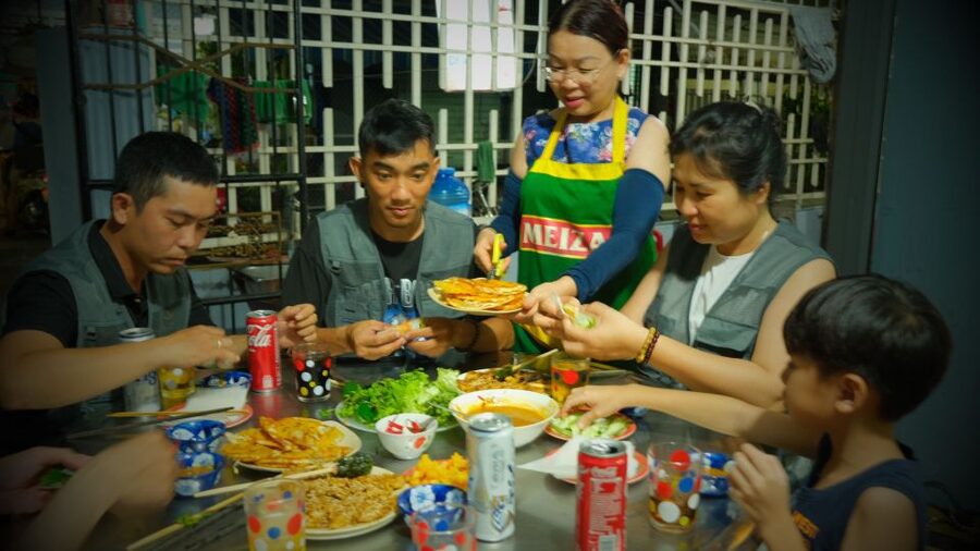 Hoi An: Evening Food Culture Tour by Vespa - Starting at 6:00 p.m. with a short safety briefing