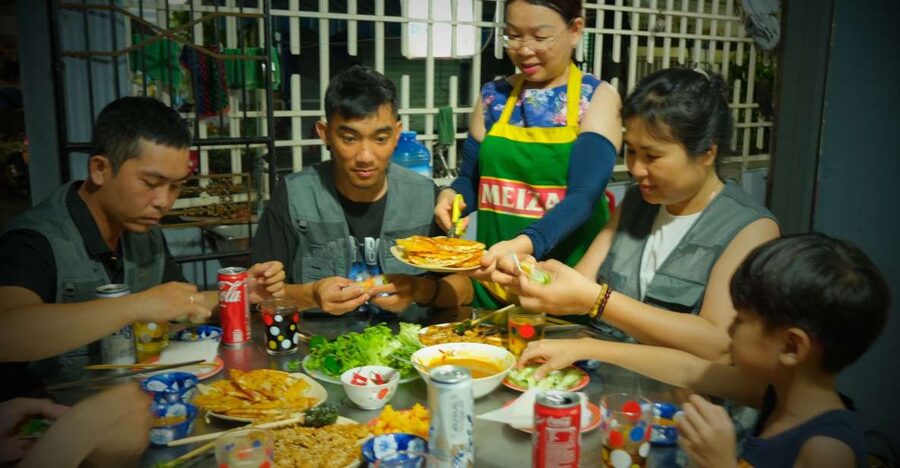 Hoi An: Evening Food Culture Tour by Vespa - Family recipes and a home-cooked meal