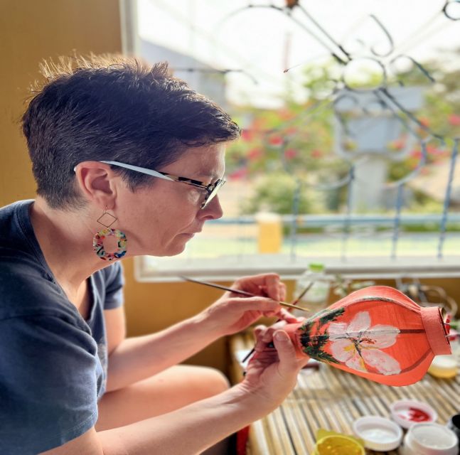 Hoi An: Foldable Lantern Making Class with Acrylic Painting - Starting with tea at 40 Hai Thuong Lan Ong Street