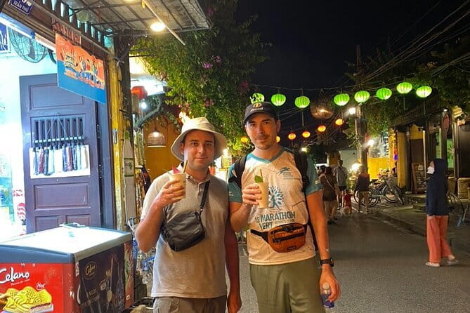 Hoi An food tour - Mango cake on Nguyễn Thái Học