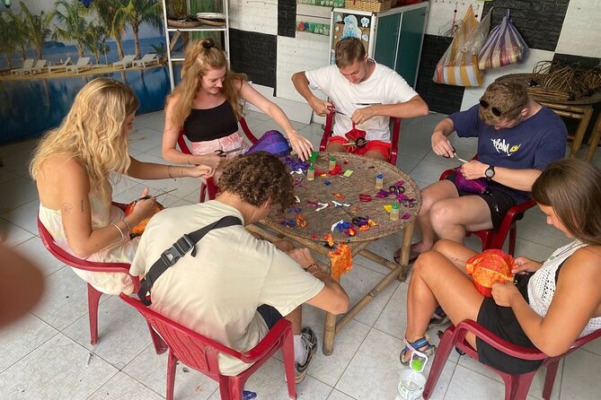 Hoi An Full Lantern Making Class , Basket Boat , Crab Fishing And Food - Trying crab fishing on the canals