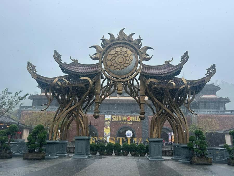 Hoi An: Golden Bridge, Marble Mt, & Lady Buddha Private Trip - Lady Buddha and Linh Ung Pagoda at Monkey Mountain