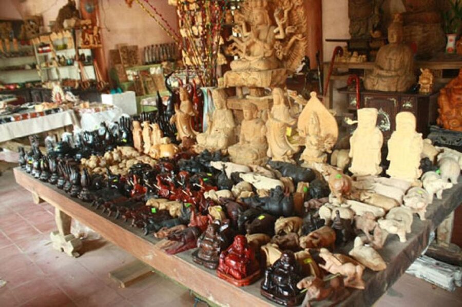 Hoi An: Half-Day Countryside Tour by Motorbike - Crossing to Cam Kim Island and visiting Kim Bong village