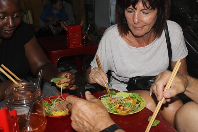Hoi An Half-Day Street Food Guided Tour - HFE - Walking through Hoi An without guessing