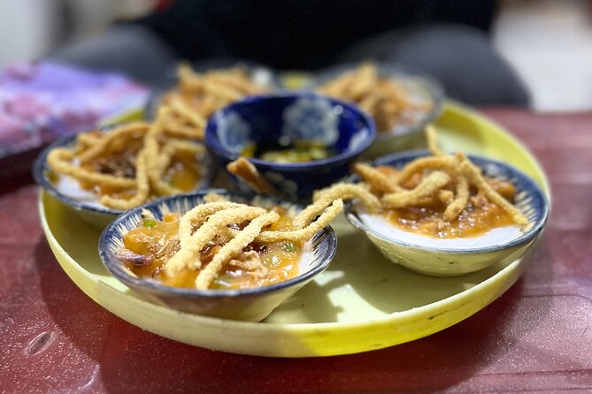 Hoi An hidden food adventure - Eating at old family food stops