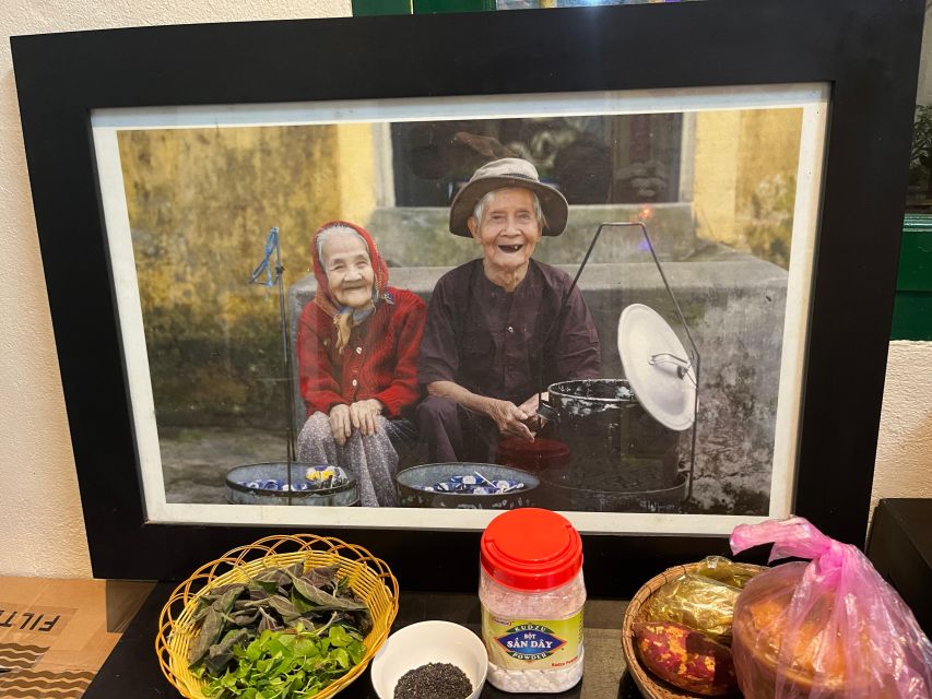 Hoi An hiden food adventure - Ending at Chùa Cầu and the Hoài River
