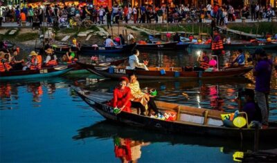 Hoai River Boat Trip by Night and Floating Lantern