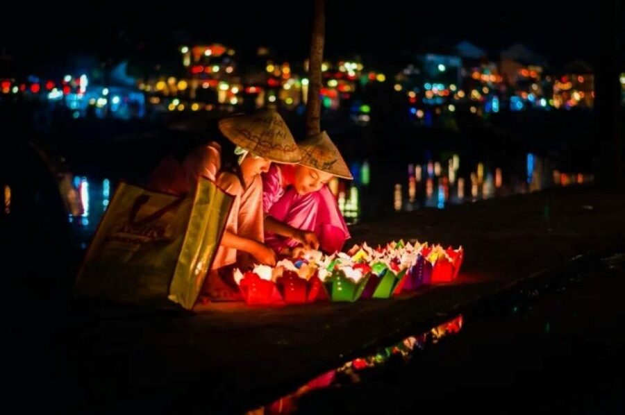 Hoi An : Hoai River Boat Trip by Night and Floating Lantern - The Best Time to Go