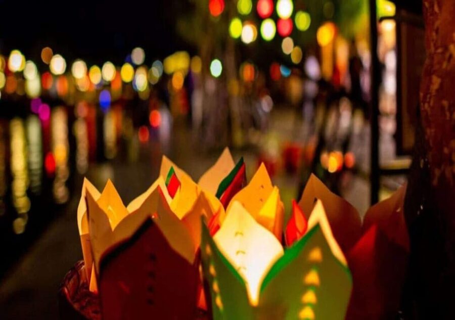 Hoi An: Hoai River Night Boat Trip and Floating Lantern - Is $10 good value for 15 minutes?