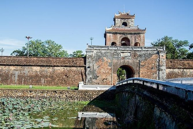 Hoi An: Imperial Hue And Hai Van Pass Full-day Tour - Lunch and the Perfume River boat ride