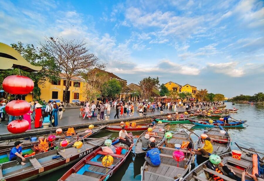 Hoi An: Lady Buddha, Marble Mountains, Coconut & Hoi An Tour - The Hoai River lantern ride