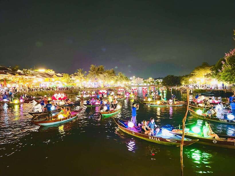 Hoi An: Lantern Boat Ride on the Hoai River - Meeting at Kazik Park on 140 Trần Phú