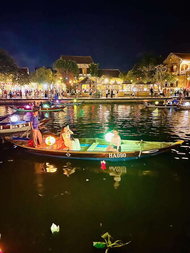 Hoi An: Lantern Boat Ride on the Hoai River - Seeing Hoi An from the water