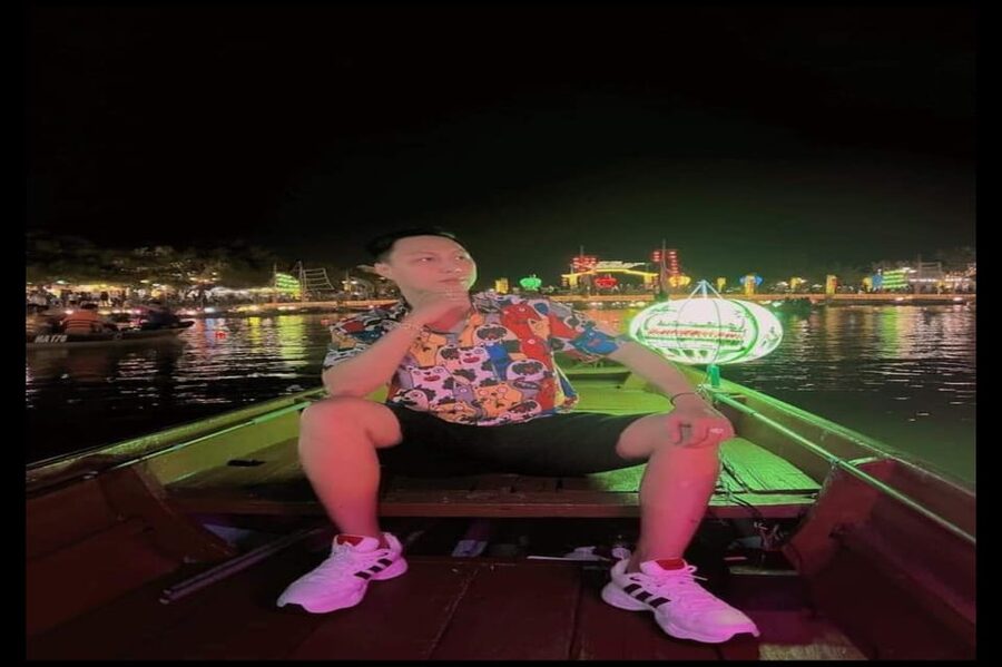 Hoi An : Lantern Boat Ride & Release Lanterns - The Flower Lantern Wish