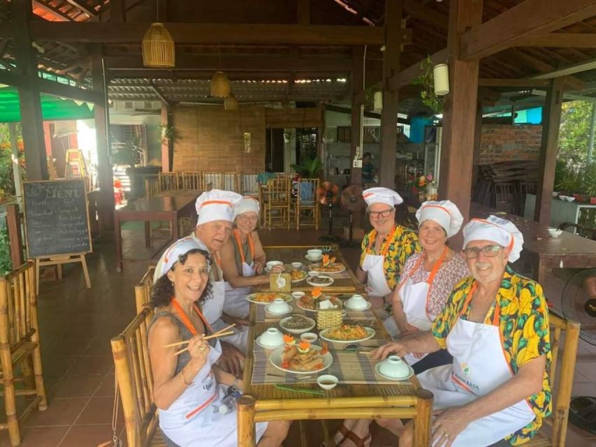 Hoi An: Local Family Cooking Class - Spring rolls and papaya salad