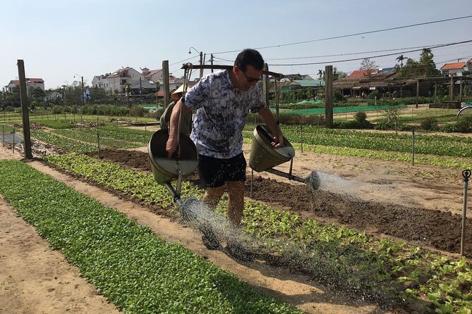 Hoi An Local Market and Vegetable Village Cooking Class - Tra Que Vegetable Village and the farming connection