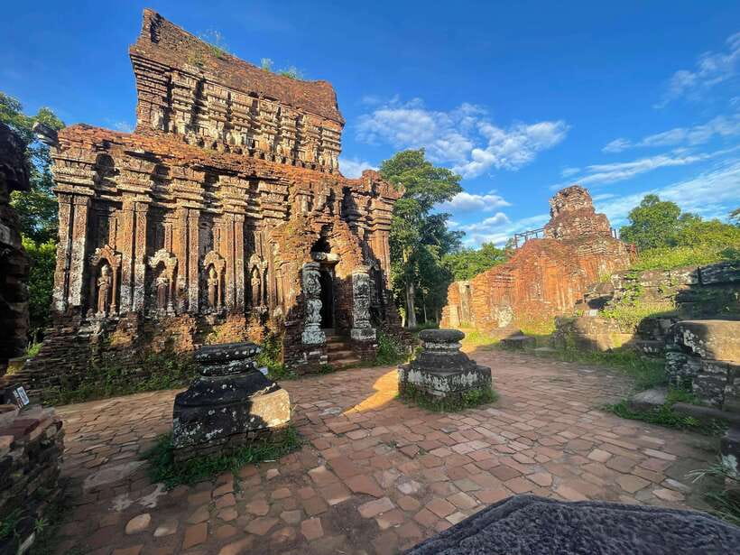 Hoi An: My Son Ruins: Guide-Bus-Boat-Cultural Show-Lunch - Why My Son is worth the early start