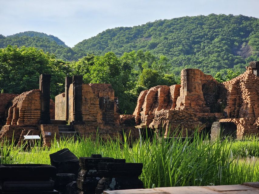 Hoi An: My Son Sanctuary & Sunset River Cruise BBQ or Banhmi - The 40-minute transfer to the river pier