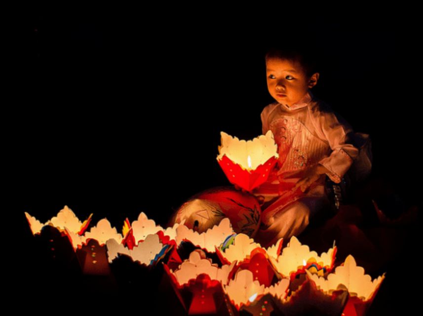 Hoi An: Night Boat Trip and Release Lantern at Hoai River - How much value do you get for $8?