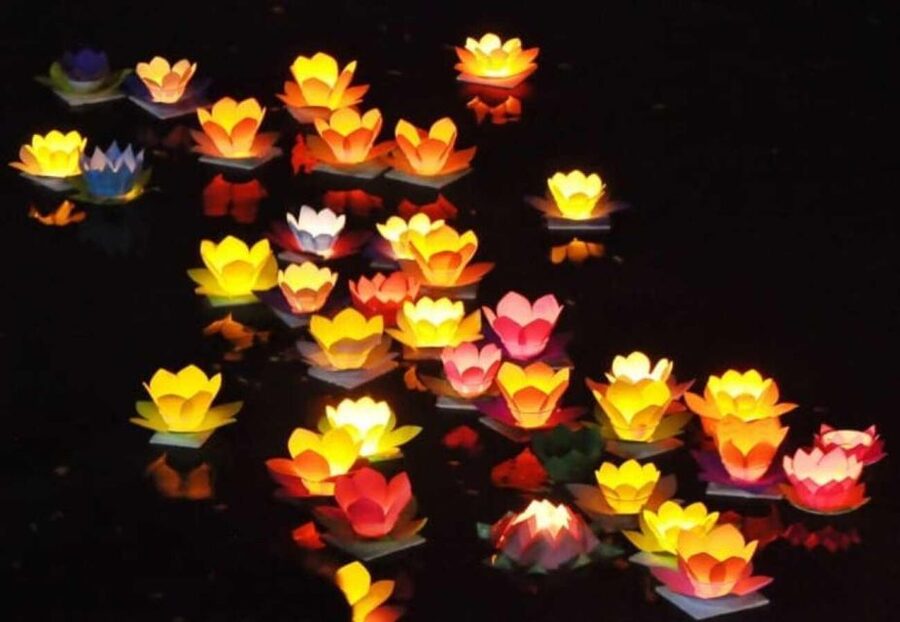 Hoi An: Night Boat Trip and Release Lantern at Hoai River - Seeing Hoi An from the water