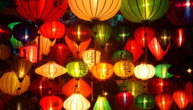 Hoi An Nighttime Heritage Experience - Bai Choi beside the Hoai River