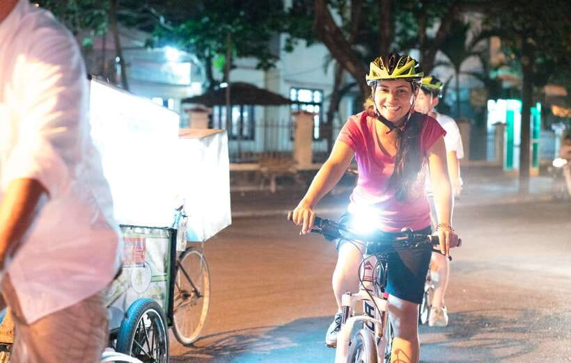 Hoi An: Private Evening Food Tour by Bike - Starting with banh mi from the Banh Mi Queen