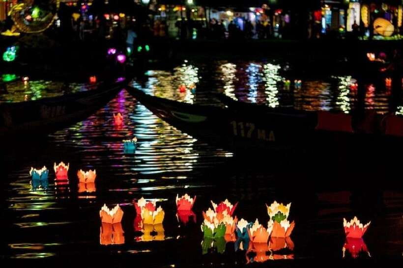 Hoi An: Private Lantern Cruise on the Thu Bon River - Releasing a lotus lantern into the Thu Bon
