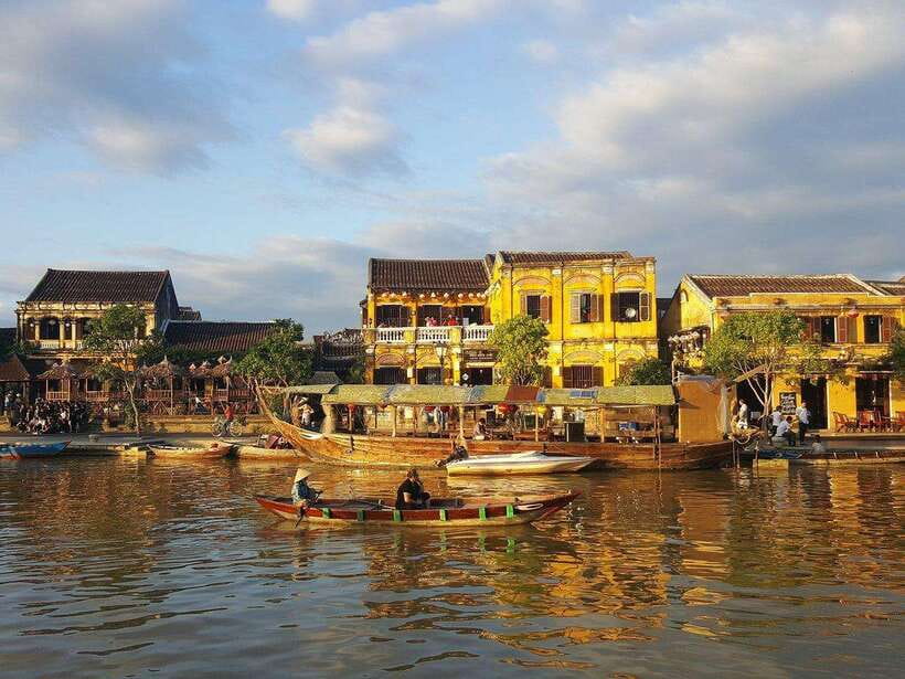 Hoi An: Private Lantern Cruise on the Thu Bon River - Sailing under Cam Nam Bridge and Moon Bridge