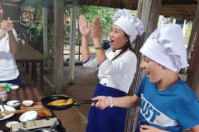 Hoi An Private Seafood Cooking Class/Oyster Cooking Experience - Eating What You Prepare