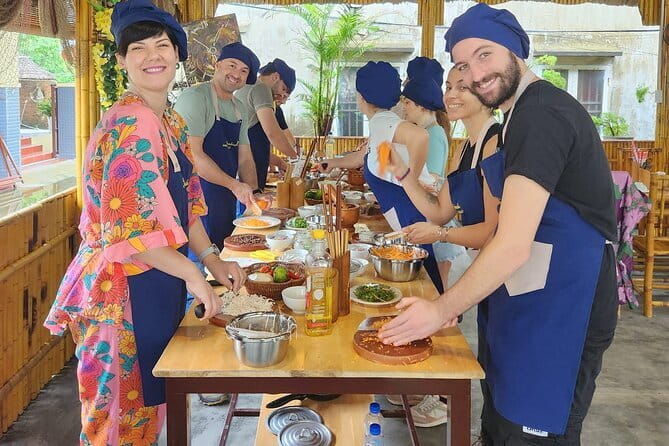 Hoi An Private Seafood Cooking Class/Oyster Cooking Experience - Choosing Three to Five Seafood Dishes