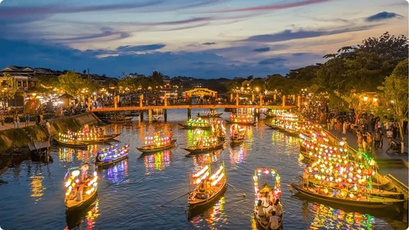 Hoi An: River Lantern Boat Experience with Free 5G eSIM - Releasing your lantern into the night