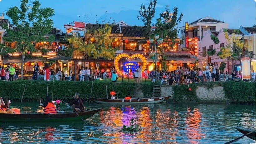 Hoi An: River Lantern Boat Experience with Free 5G eSIM - When the experience is at its best