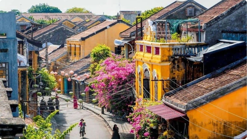Hoi An: River Lantern Boat Experience with Free 5G eSIM - Who should book this boat ride?