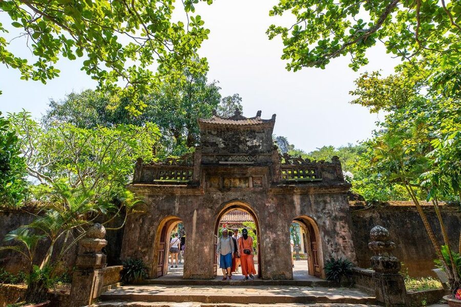 Hoi An: Secrets Of The Marble Mountains & Linh Ung Pagoda - Linh Ung Pagoda and the Lady Buddha