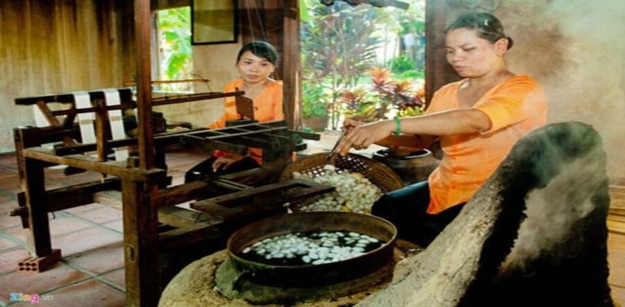 Hoi An: Silk Process, Lantern Making Workshop & Local Food - Key points to know before you book