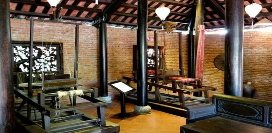 Hoi An: Silk Process, Lantern Making Workshop & Local Food - Unraveling cocoons into silk thread
