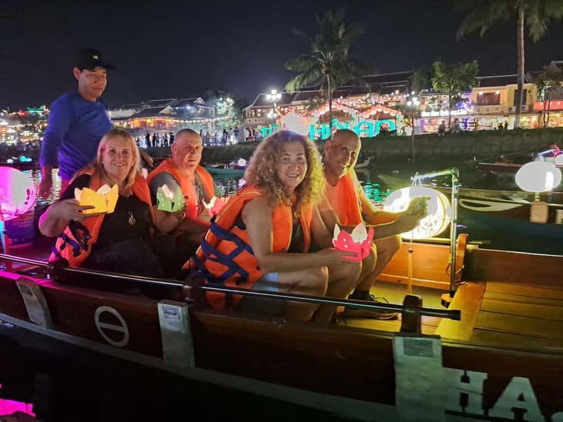 Hoi An Street Food, night market and lantern boat ride - Key points to know before booking
