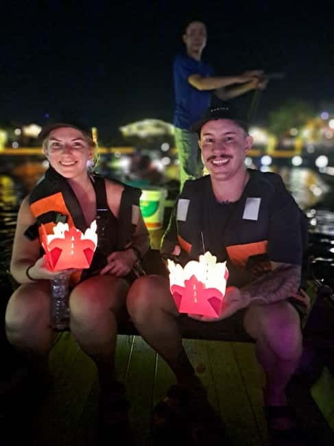 Hoi An Street Food, night market and lantern boat ride - The Hoai River lantern boat ride
