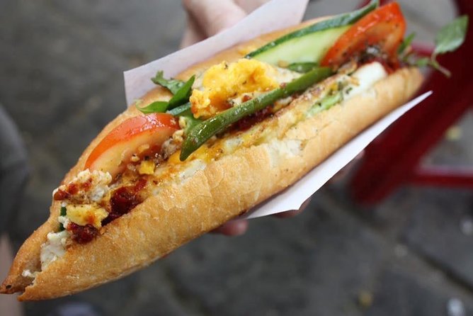 Hoi An Street Food Safari Tour - What the guides add to the experience