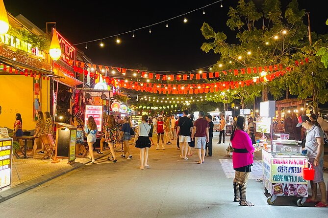 Hoi An Street Food Walking Tour with Local Foodies - Timing, food needs, and practical comfort